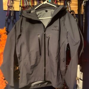 MIC Arc’teryx Alpha SV Large Dark Stratus